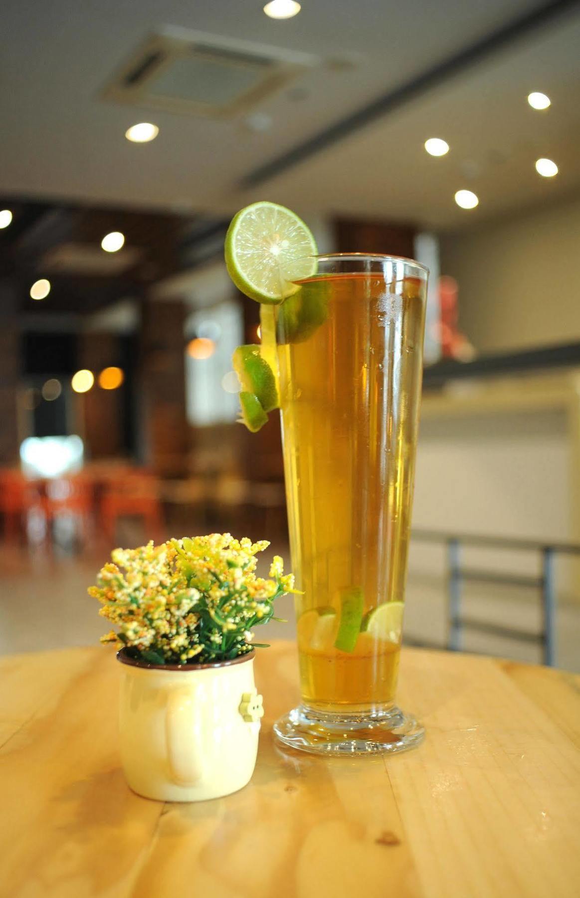 Cleo Hotel Tunjungan Surabaya Luaran gambar