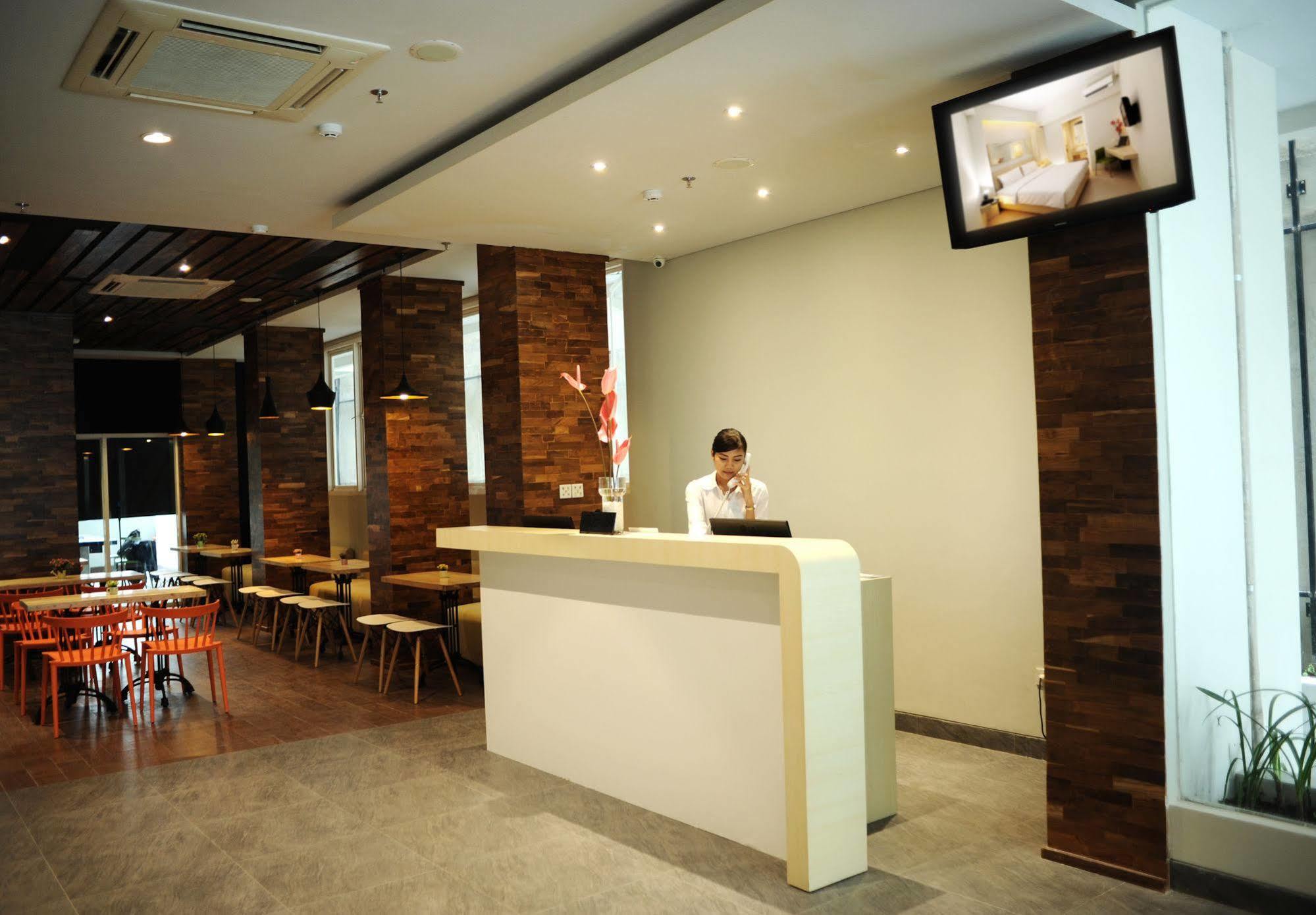 Cleo Hotel Tunjungan Surabaya Luaran gambar